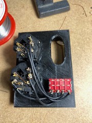 Wiring of speaker switch box