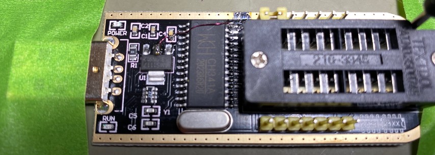 CH341A SPI EEPROM programmer with 3.3v mod